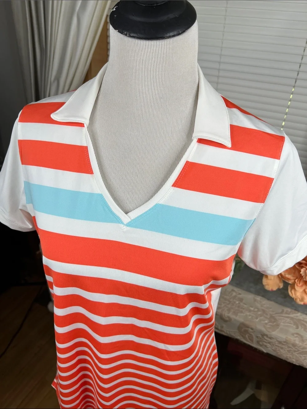Nike Golf Tour Performance V-neck polo shirt Size Large NWT